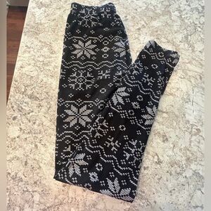 Women leggings Holiday OS Snowflakes